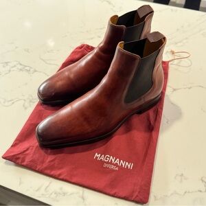 Magnanni Riley Diversa Chelsea Boots.